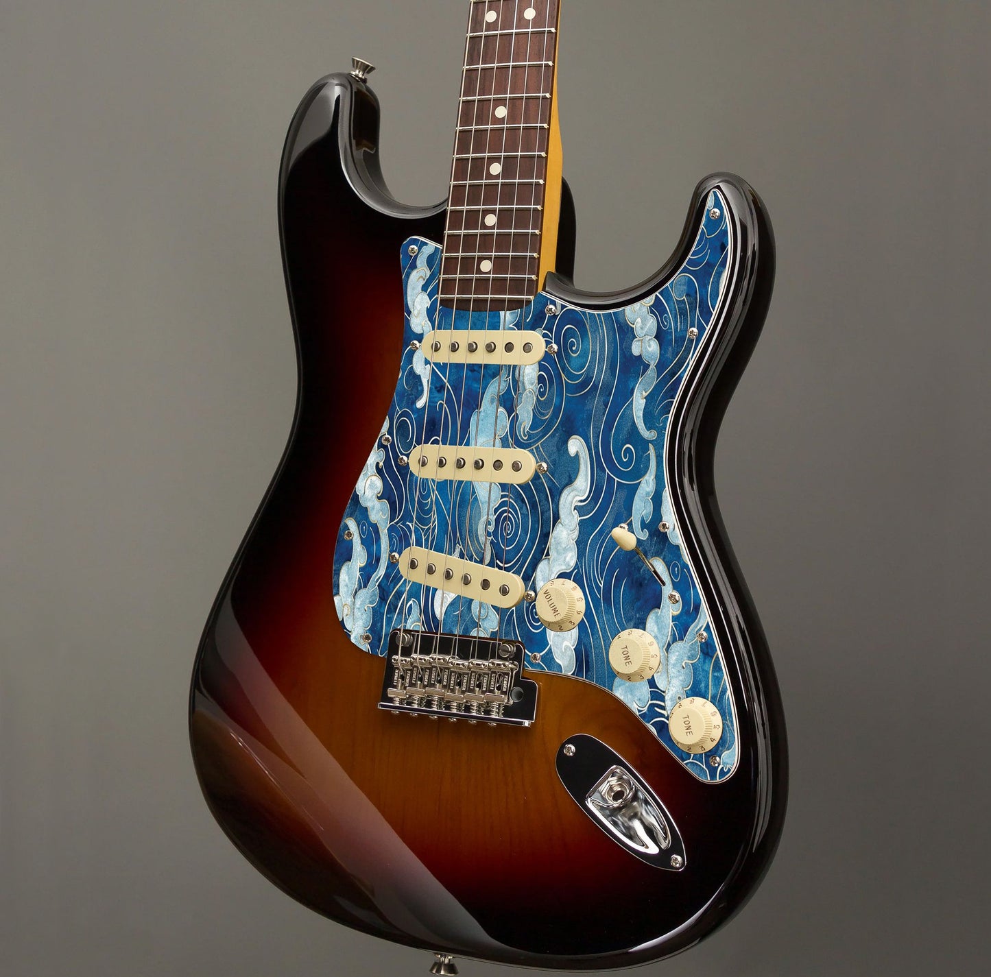 Fender Stratocaster Gitárkoptató - Egyedi Stratocaster pickguard - Japanese Waves