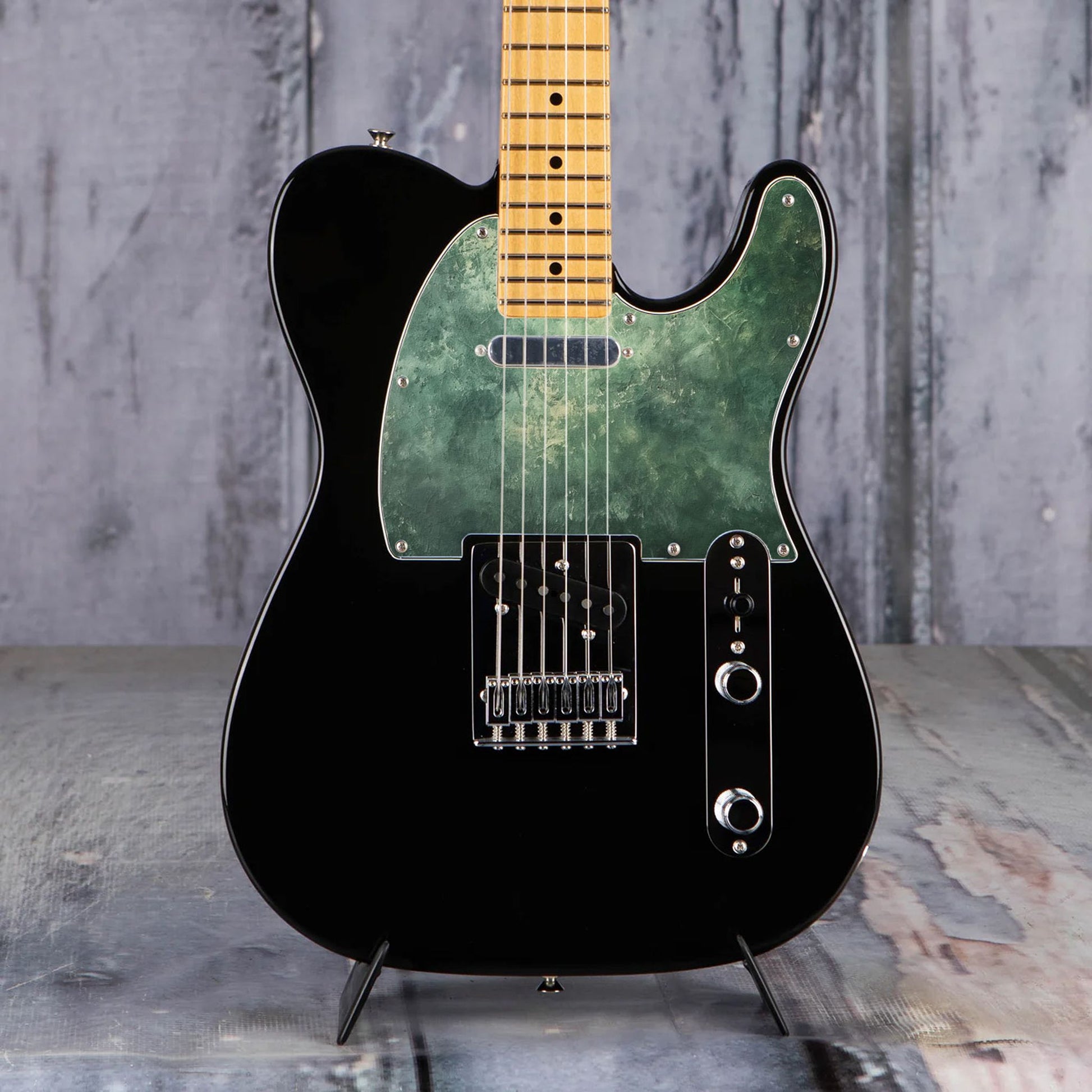 Egyedi Telecaster gitár koptató sötétzöld, márványos textúrával, vintage és rusztikus megjelenéssel